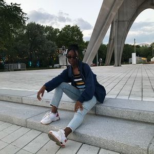 Meet your Posher, Becy tracy